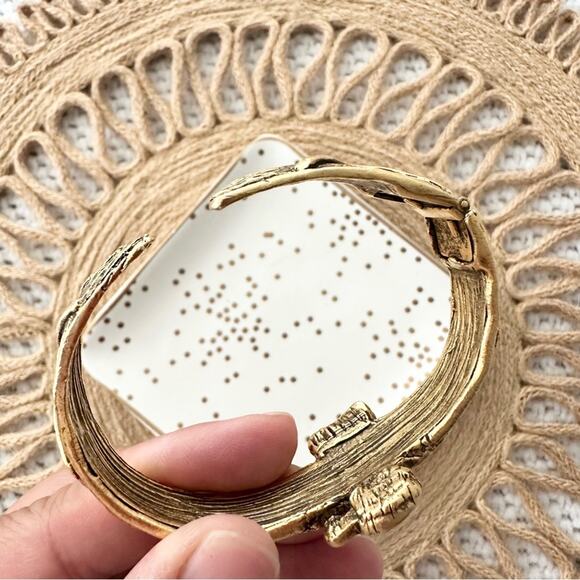 Gold Tone Phoenix Eagle Bird Eye Southwestern Native Hinge Cuff Bracelet - Picture 5 of 5